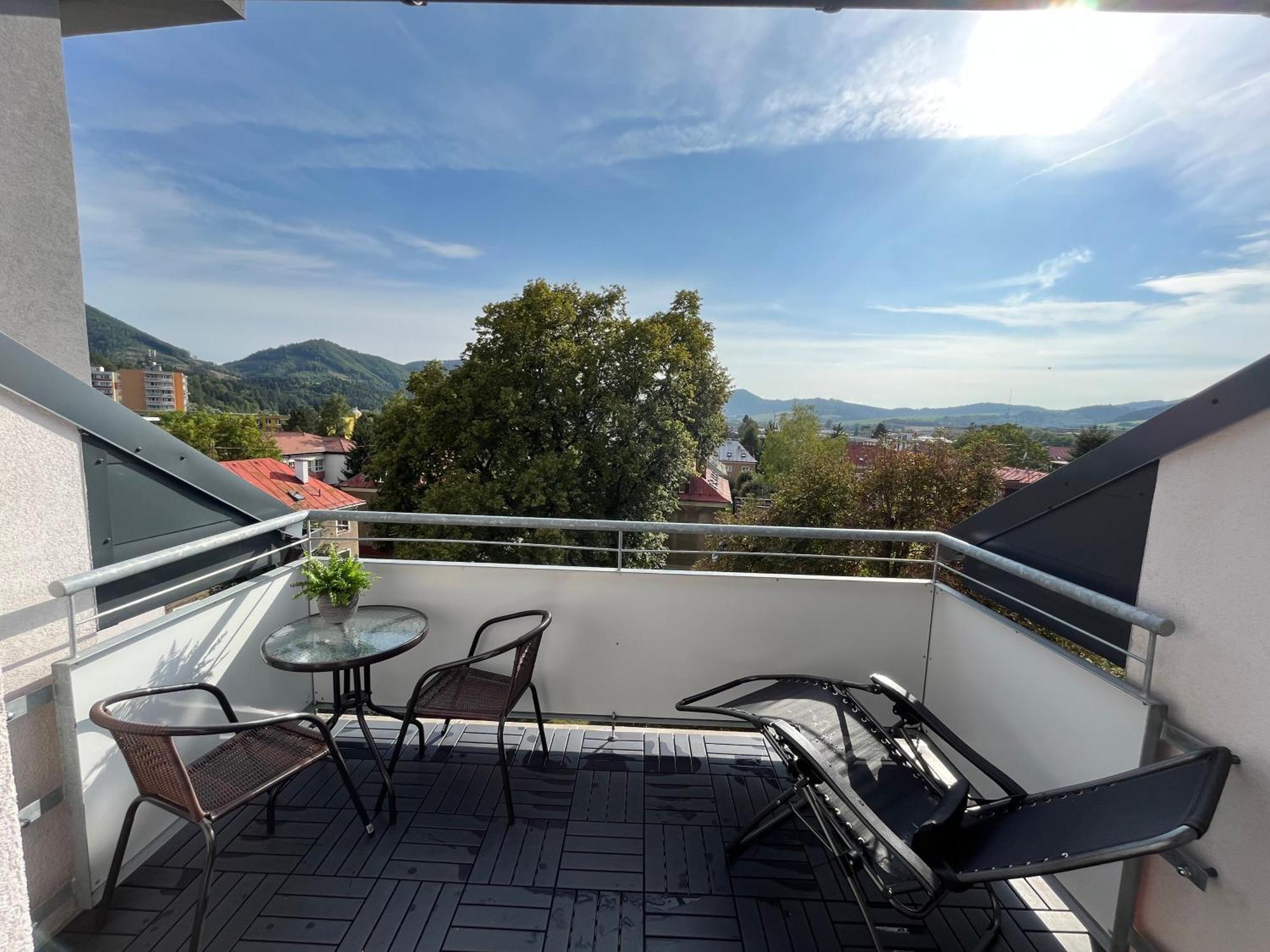 Tranquille Inn Apartment Kysucke Nove Mesto Buitenkant foto